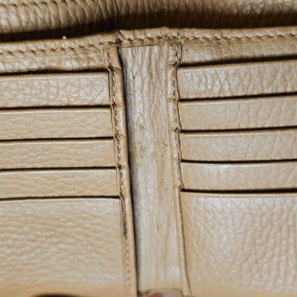 Gucci Interlocking G Bifold Wallet Tan Grained Leather Gold Tone Hardware - Picture 11 of 14